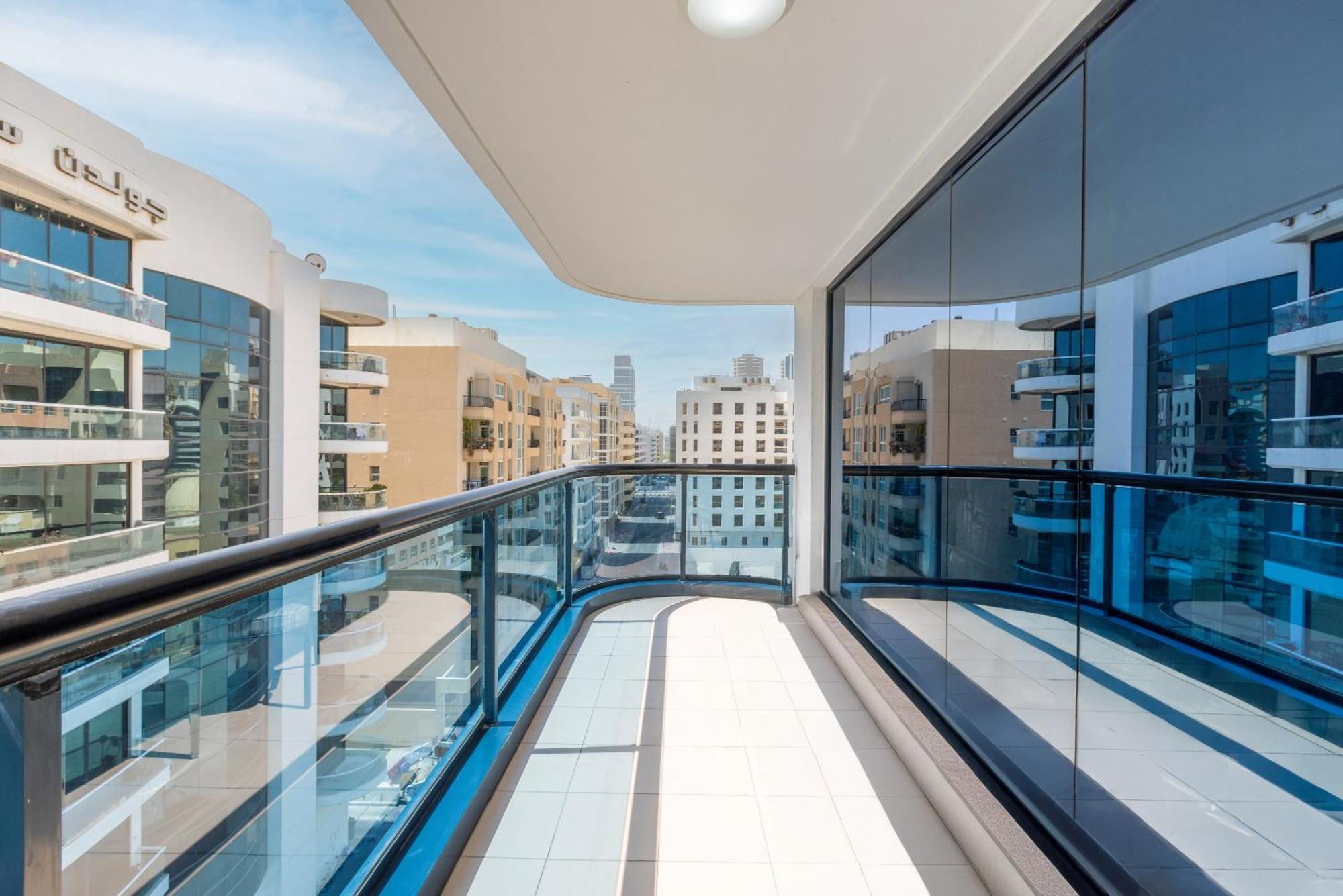 دبي Golden Sands Suites المظهر الخارجي الصورة