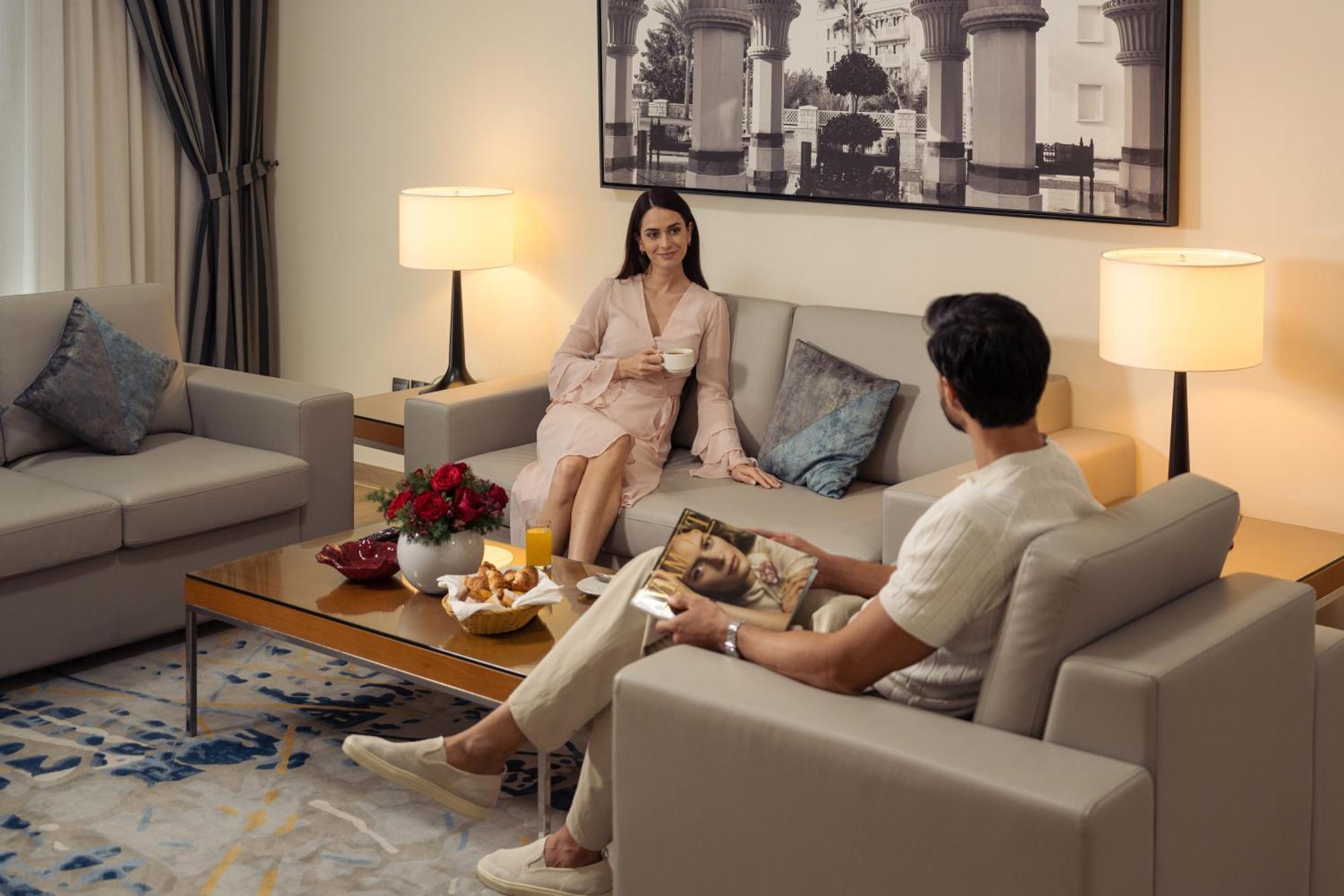 دبي Golden Sands Suites المظهر الخارجي الصورة