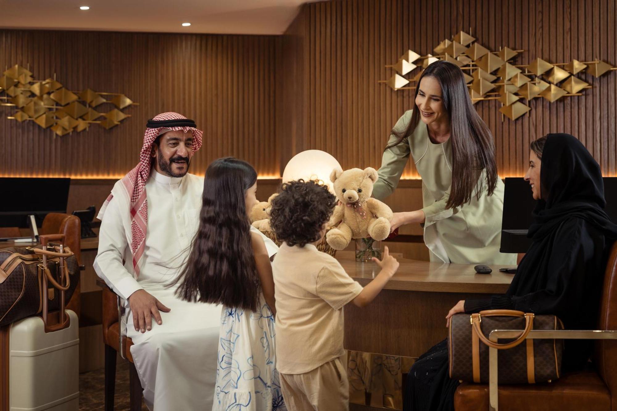 دبي Golden Sands Suites المظهر الخارجي الصورة