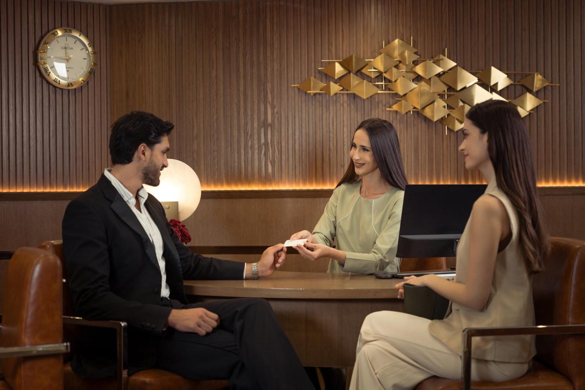 دبي Golden Sands Suites المظهر الخارجي الصورة