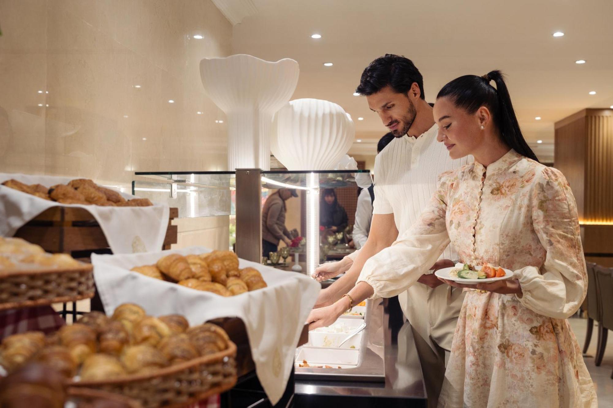 دبي Golden Sands Suites المظهر الخارجي الصورة